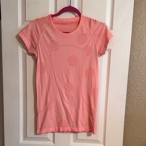 Lululemon Athletica Pink Dotted Short Sleeve Top